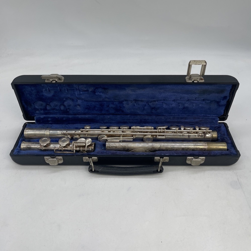 Gemeinhardt 2SP Flute with Hard Case Used Preowned Good Condition Working